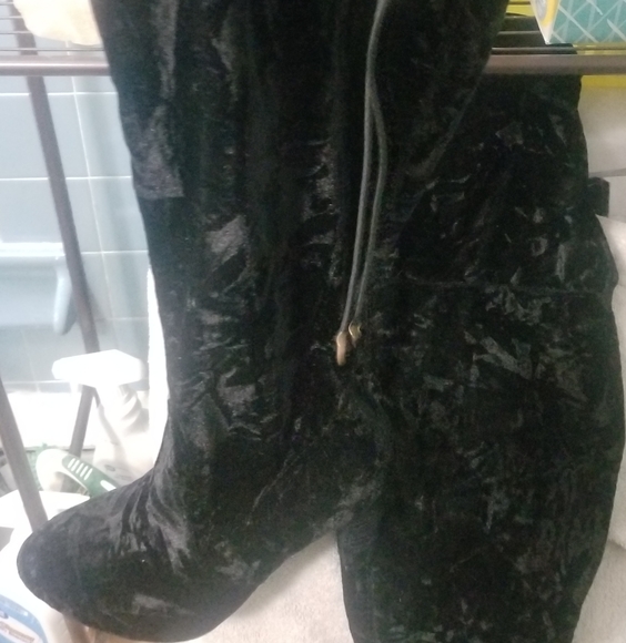 Boots - Picture 1 of 3